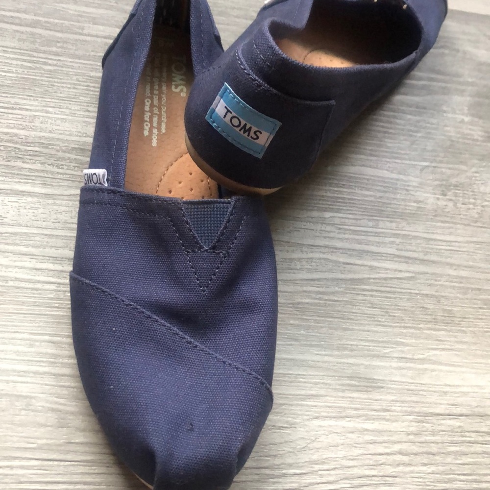 Navy blue Toms